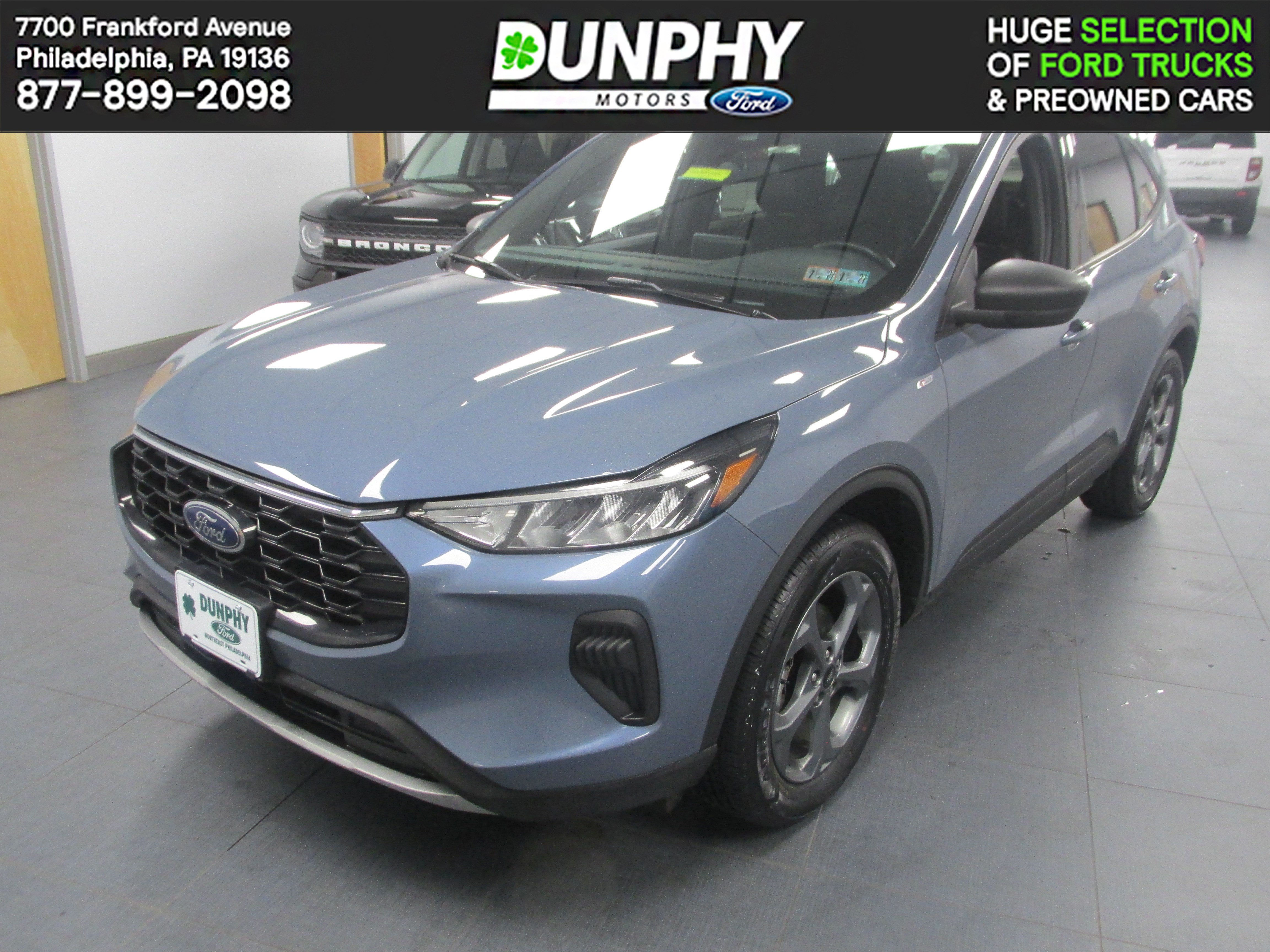 Used 2025 Ford Escape ST-Line AWD/4WD image 1