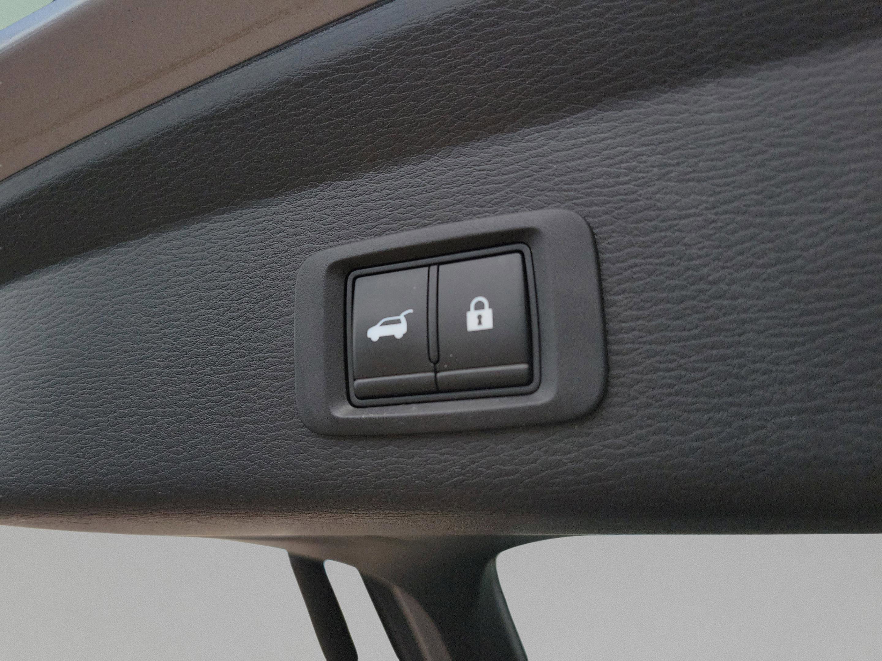 Used 2022 Mitsubishi Outlander SE image 10