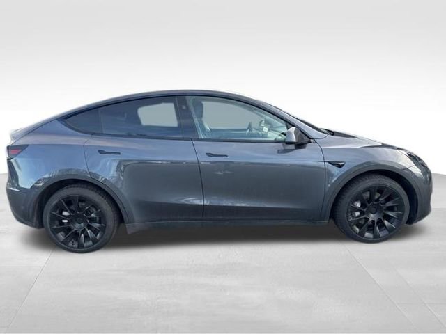 Used 2023 Tesla Model Y Long Range image 9