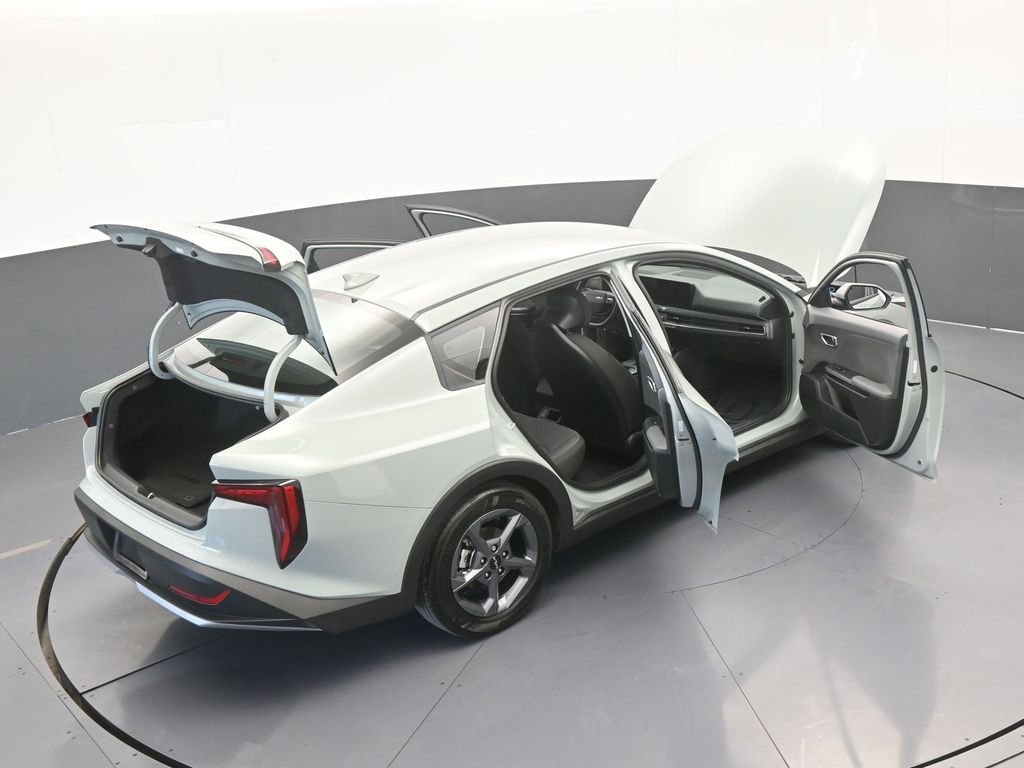 Used 2025 Kia K4 LXS image 63