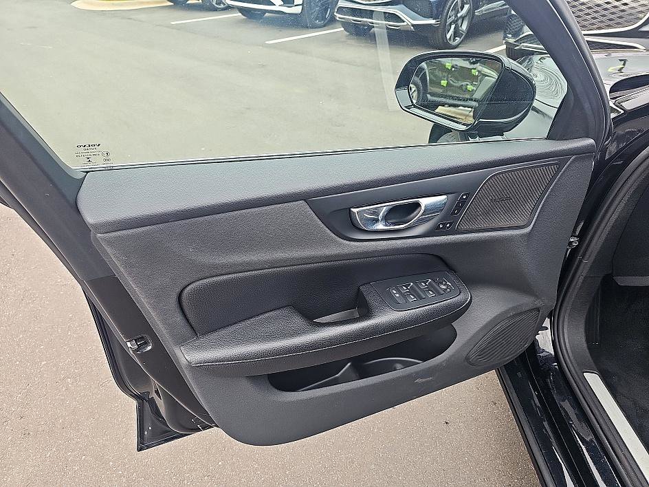 Used 2020 Volvo S60 T6 Inscription image 11