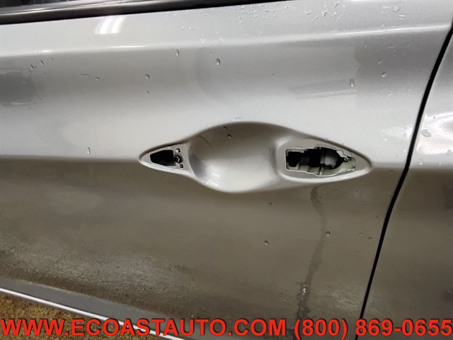 Used 2016 Hyundai Elantra SE w/ Option Group 02 FWD image 16