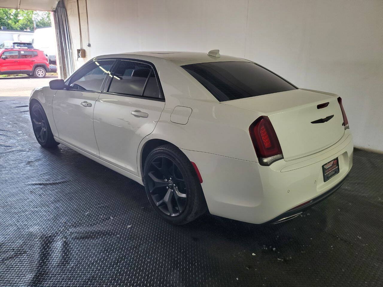 Used 2022 Chrysler 300 S RWD image 5