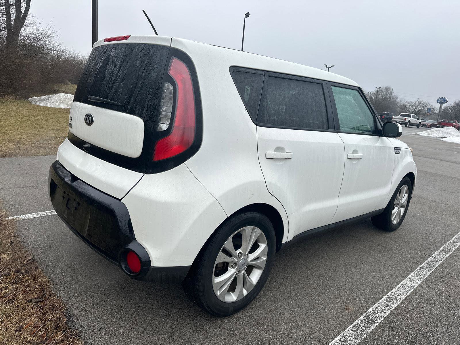 Used 2016 Kia Soul + image 10
