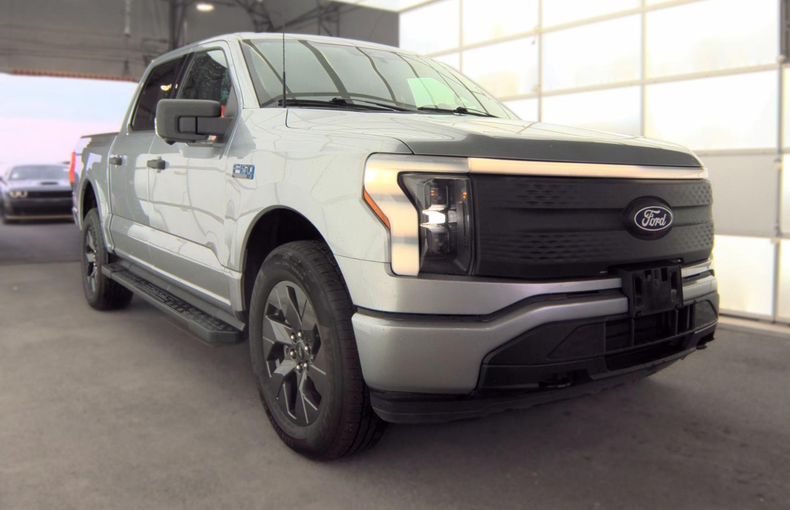 Used 2024 Ford F150 Lightning XLT AWD/4WD image 2