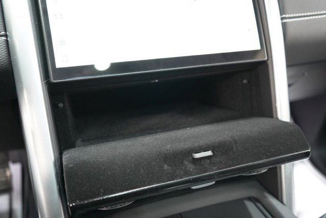 Used 2024 Land Rover Discovery Dynamic SE image 26