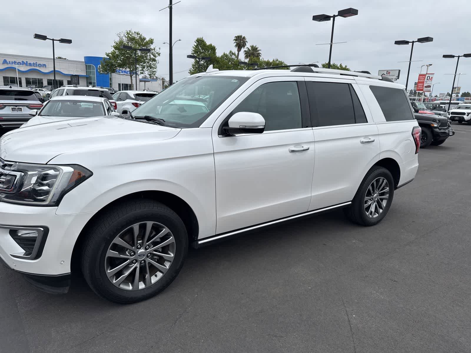 Used 2018 Ford Expedition Limited w/ Equipment Group 301A AWD/4WD image 22
