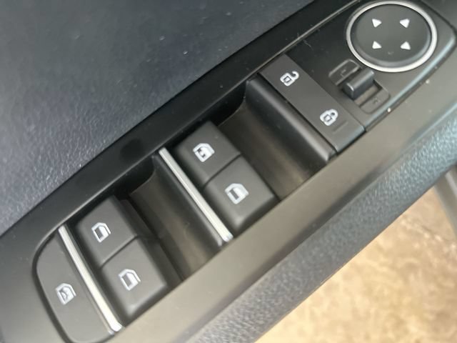Certified 2025 Kia Soul LX FWD image 17