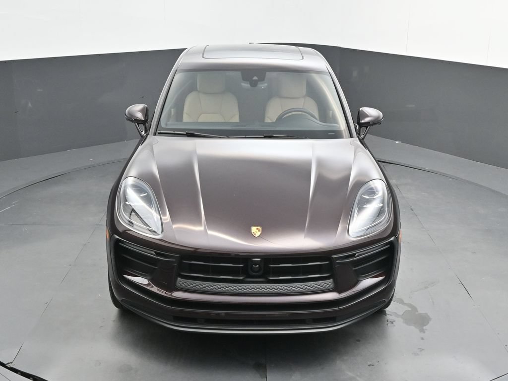 Certified 2024 Porsche Macan AWD/4WD image 34