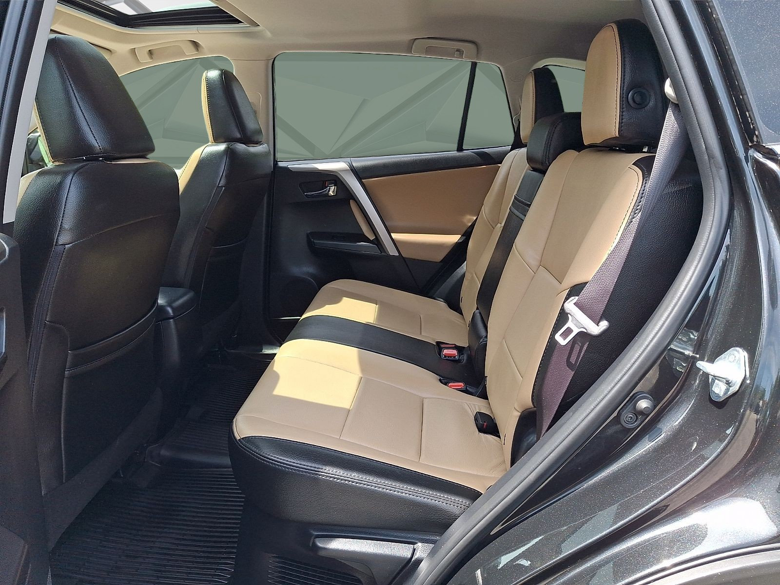 Used 2018 Toyota RAV4 XLE w/ Convenience Package AWD/4WD image 10