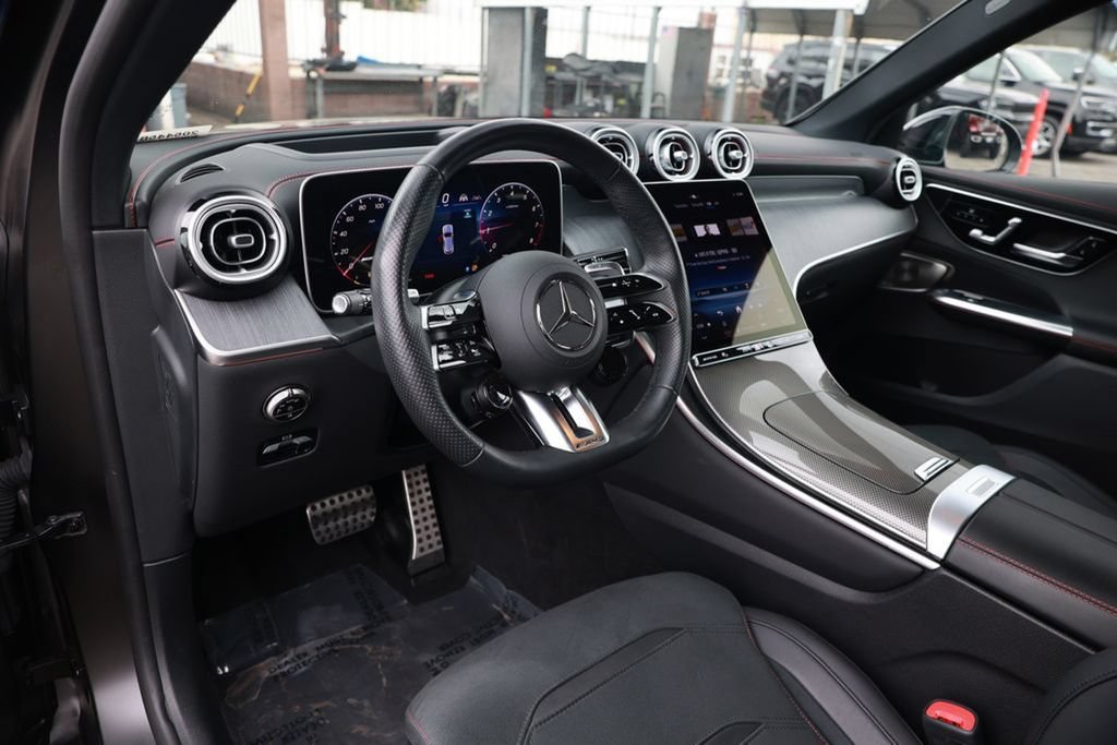 Used 2025 Mercedes-Benz GLC 43 AMG 4MATIC image 18
