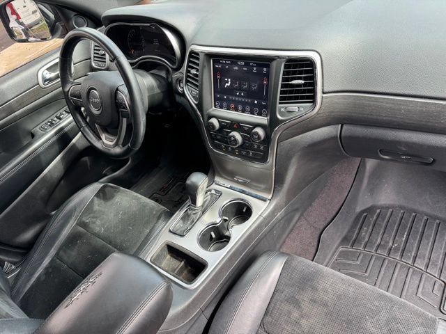 Used 2018 Jeep Grand Cherokee Altitude AWD/4WD image 30