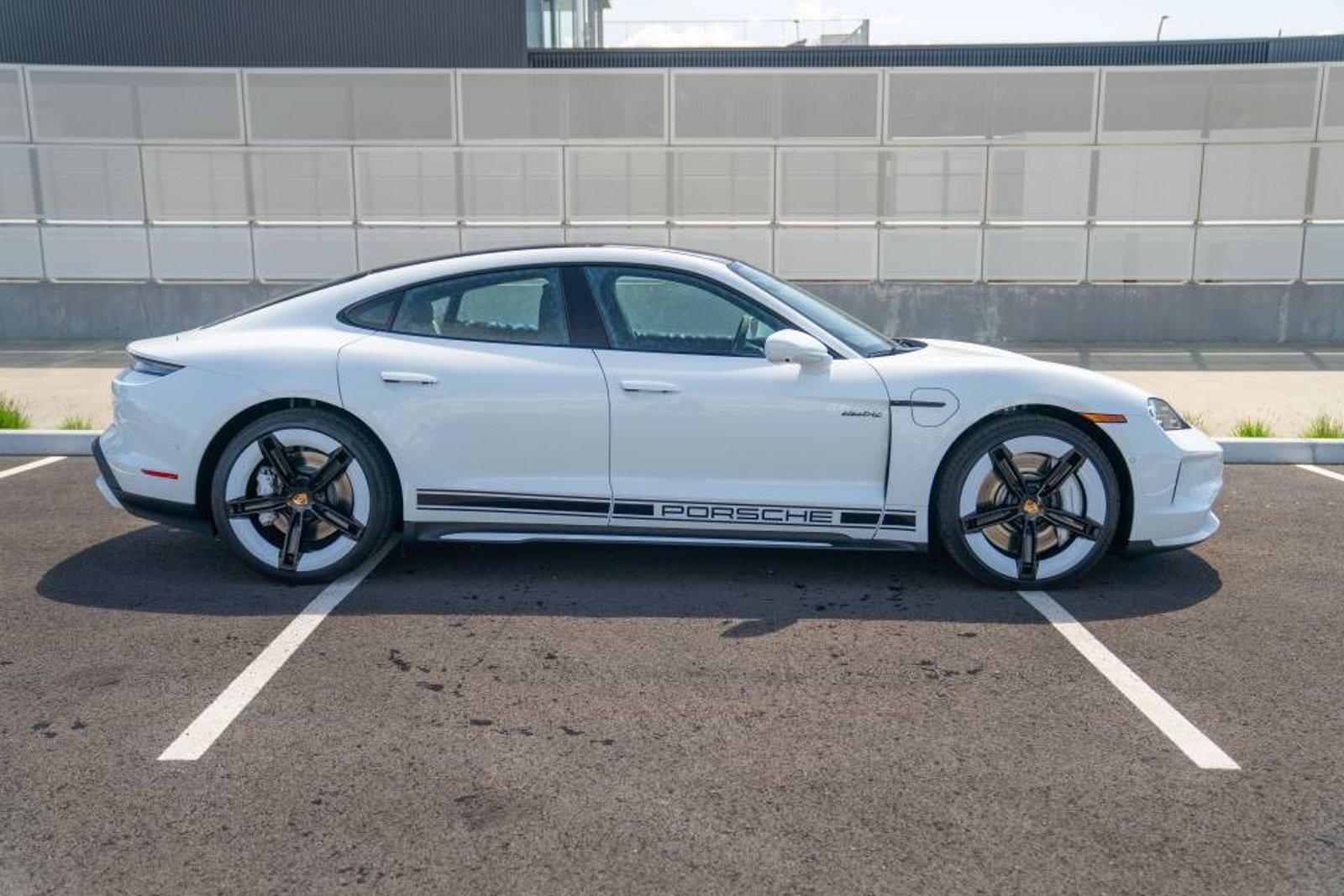 New 2026 Porsche Taycan 4S AWD/4WD image 8