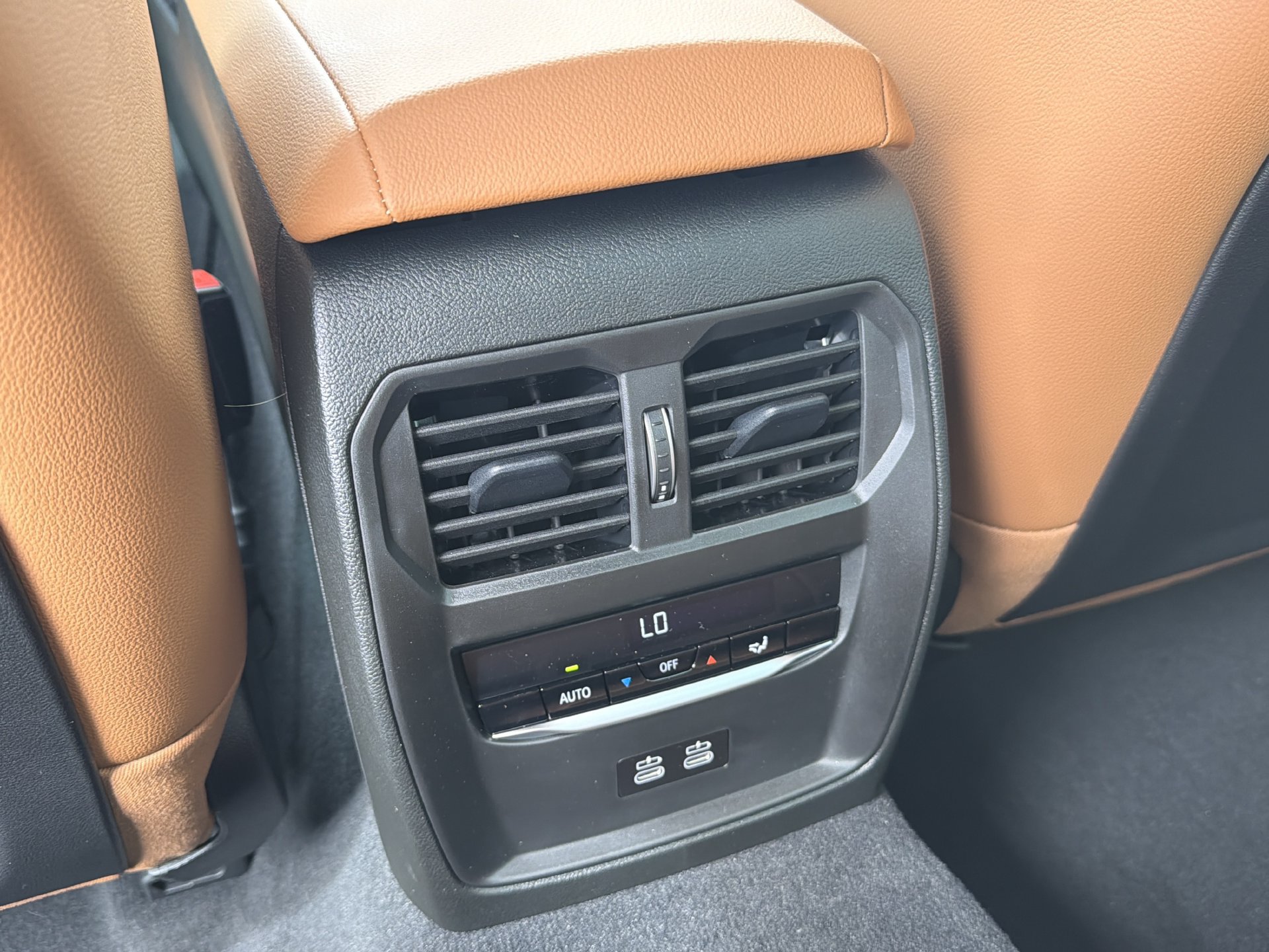 New 2026 BMW 330i Sedan w/ Convenience Package RWD image 18