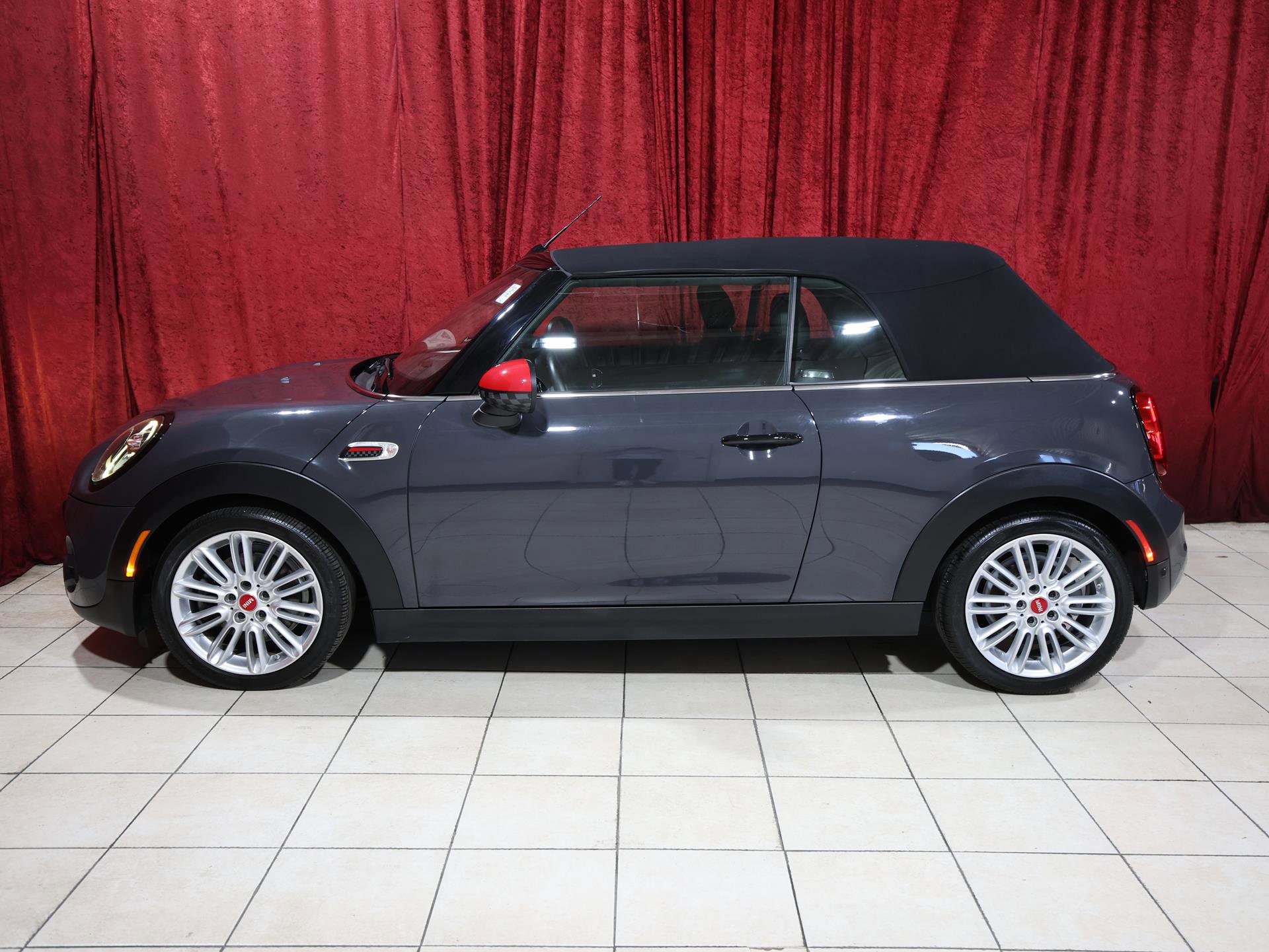 Used 2019 MINI Cooper S w/ Premium Package image 4