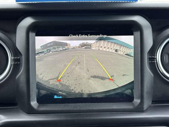 Used 2022 Jeep Wrangler Unlimited Sahara w/ Cold Weather Group image 18