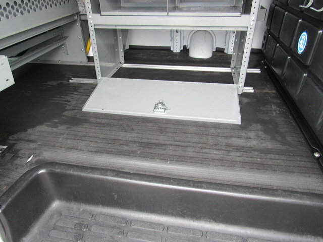 Used 2018 Chevrolet Express 2500 w/ Driver Convenience Package RWD image 19