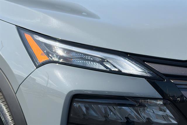 New 2026 Nissan Rogue SV FWD image 31