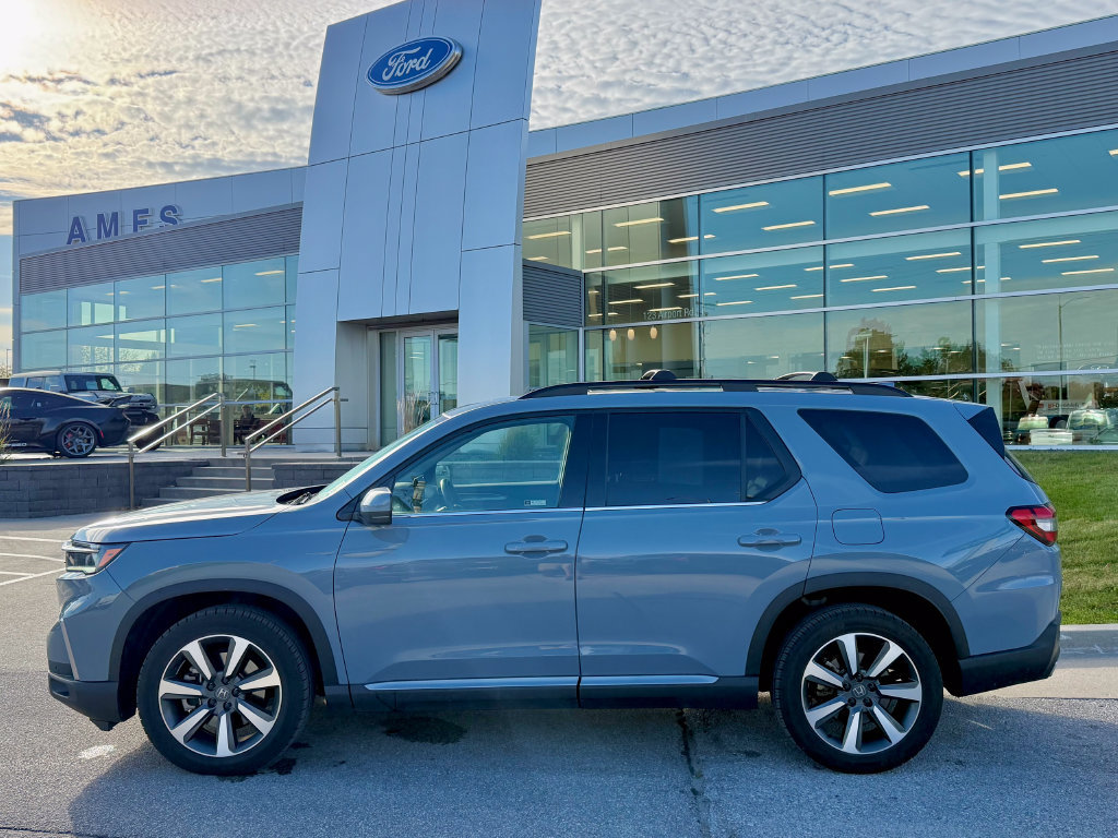 Used 2024 Honda Pilot Elite image 3