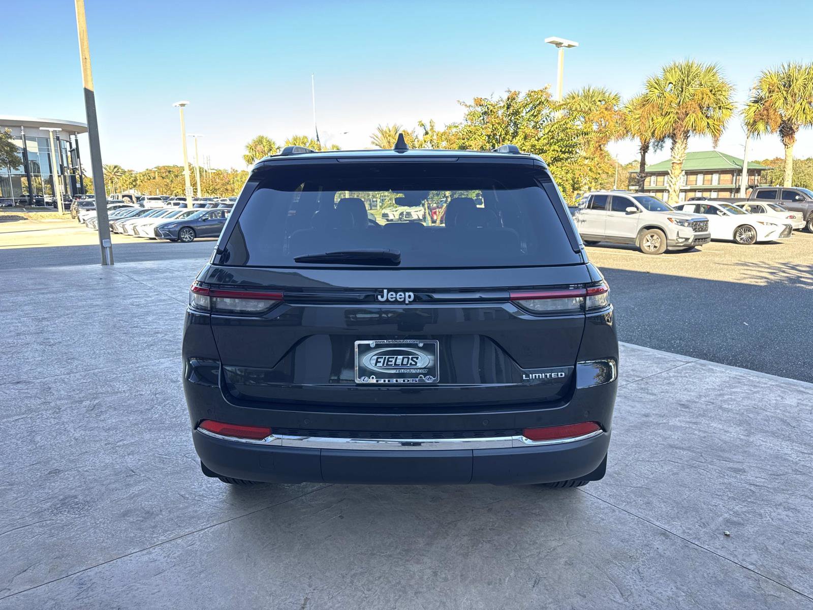 Used 2024 Jeep Grand Cherokee Limited w/ MOPAR Finishing Package image 4