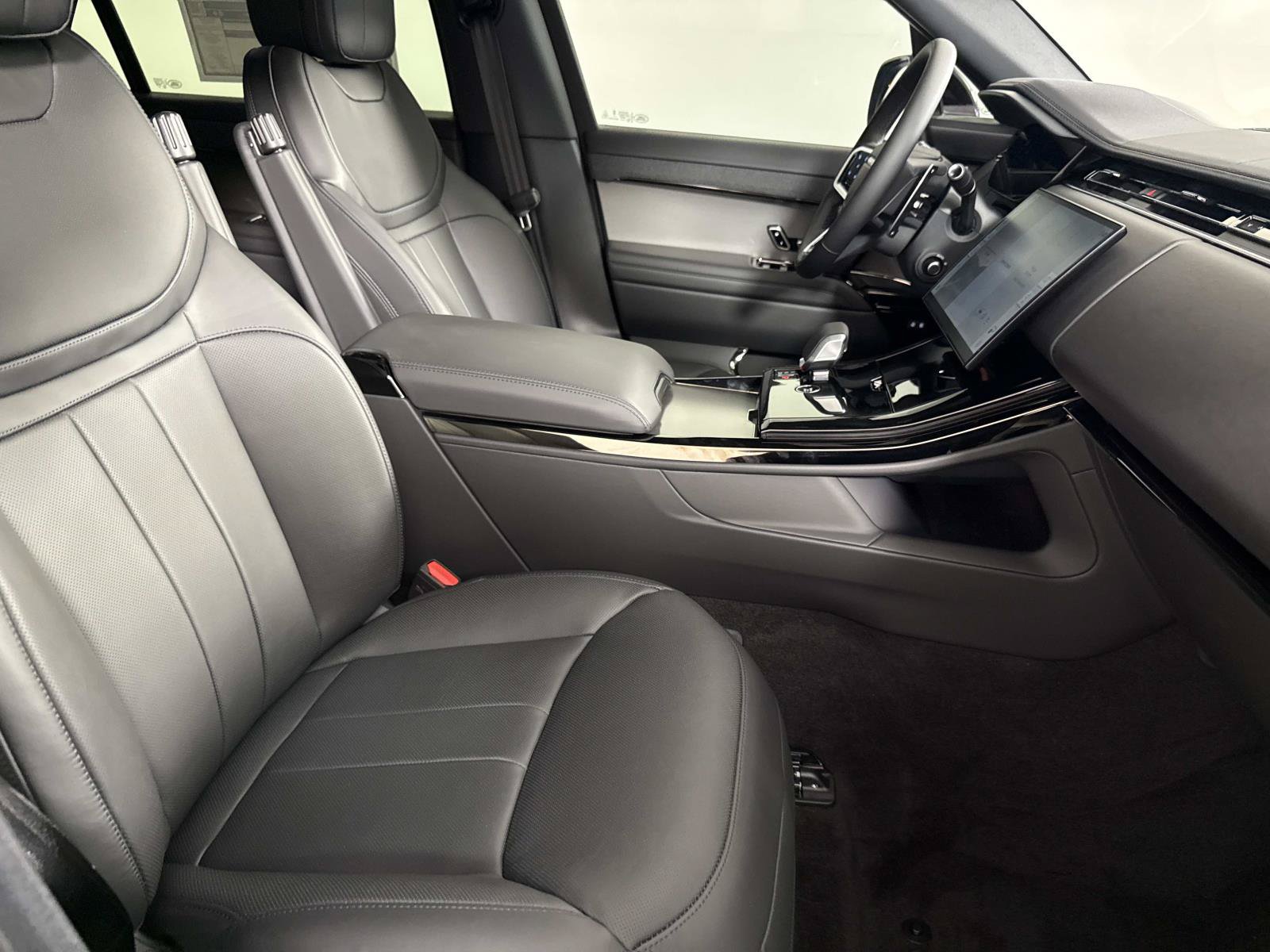 New 2026 Land Rover Range Rover Sport SE AWD/4WD image 10