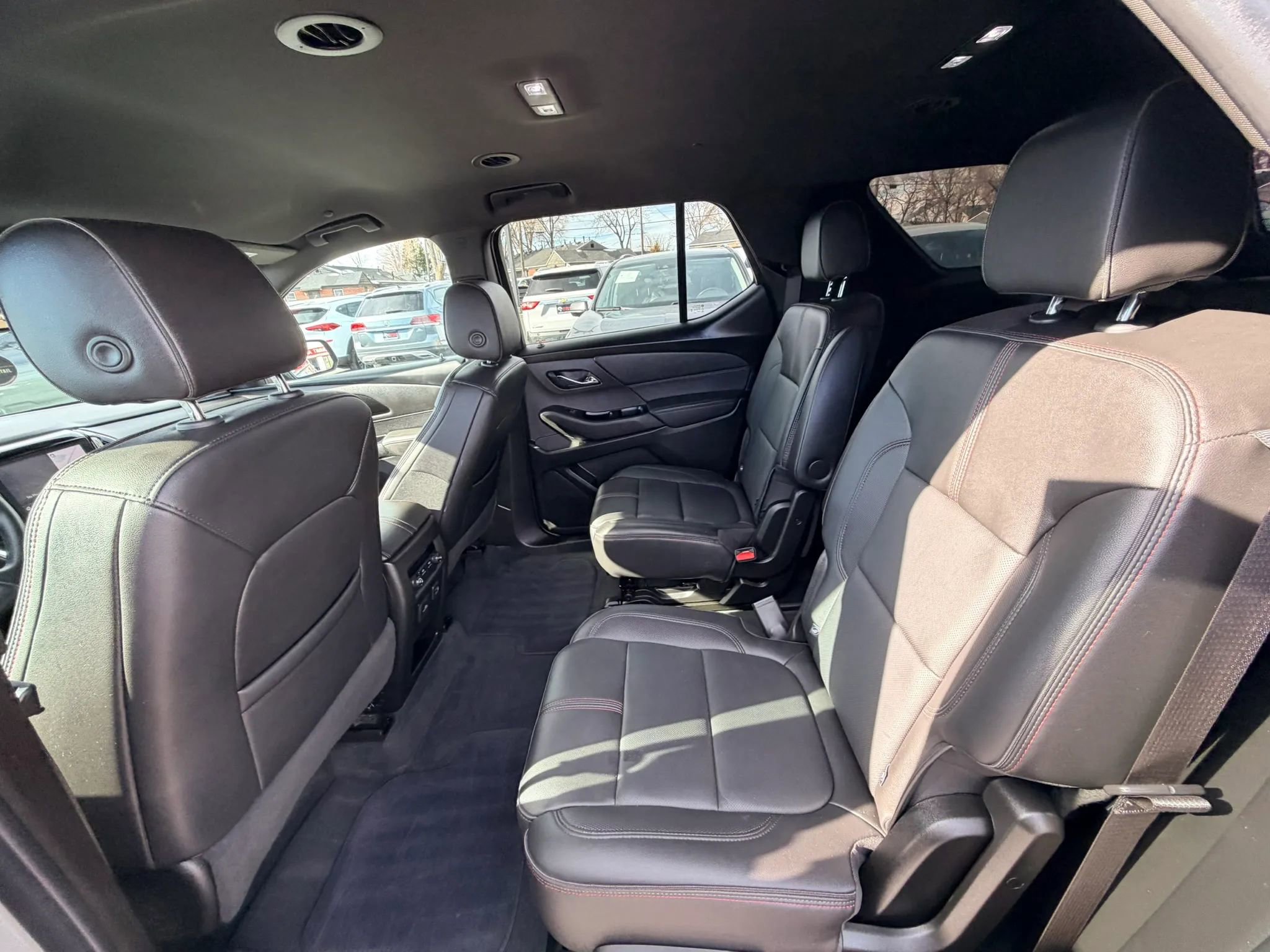 Used 2023 Chevrolet Traverse RS image 25