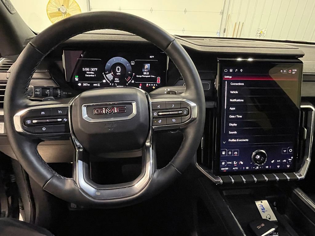 Used 2025 GMC Acadia Elevation image 39