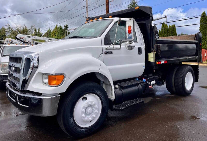 Used 2015 Ford F750 2WD Regular Cab Super Duty