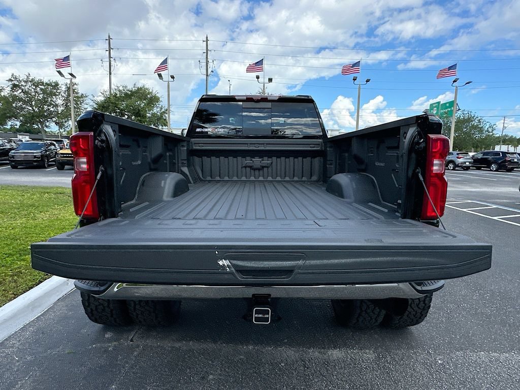 New 2026 Chevrolet Silverado 3500 LTZ w/ LTZ Convenience Package AWD/4WD image 27