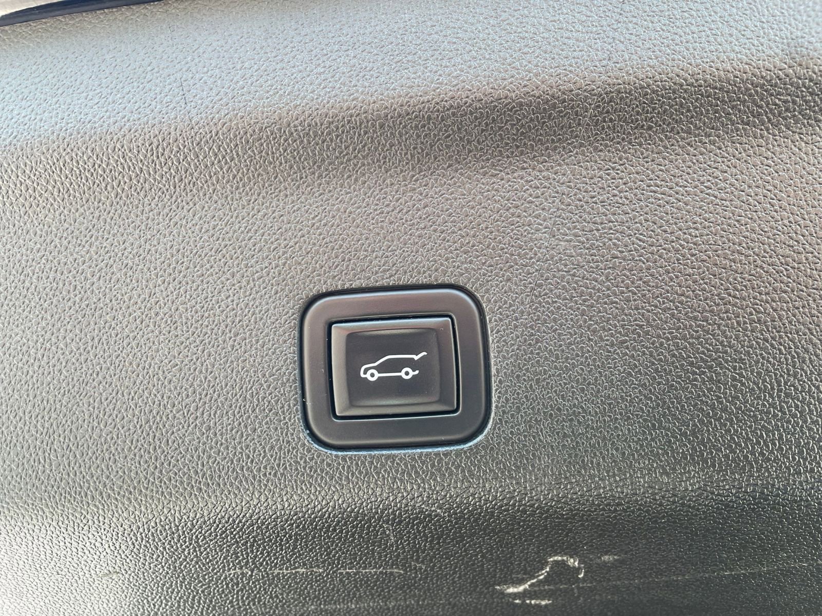 Used 2023 Chevrolet Tahoe LT w/ Luxury Package image 23