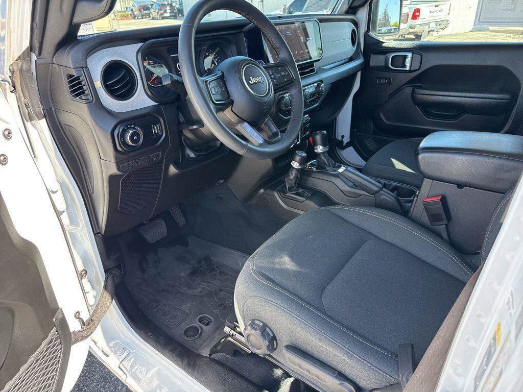 Used 2024 Jeep Wrangler Unlimited Sport AWD/4WD image 20