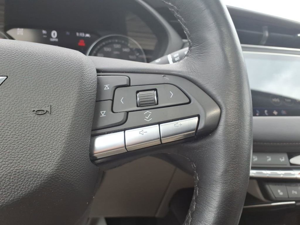 Used 2023 Cadillac XT4 Premium Luxury w/ Technology Package image 16