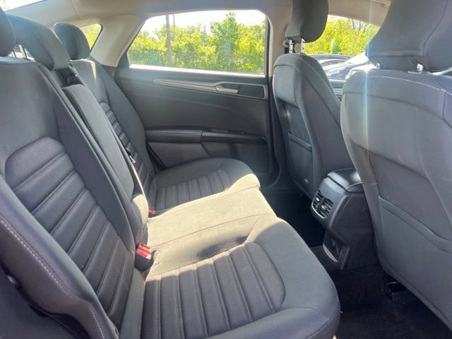 Used 2018 Ford Fusion SE w/ Fusion SE Technology Package FWD image 13