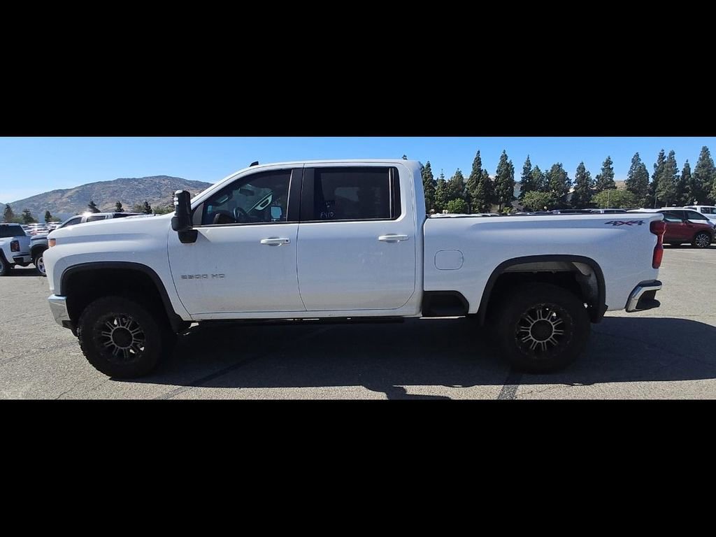 Used 2022 Chevrolet Silverado 2500 LT AWD/4WD image 6