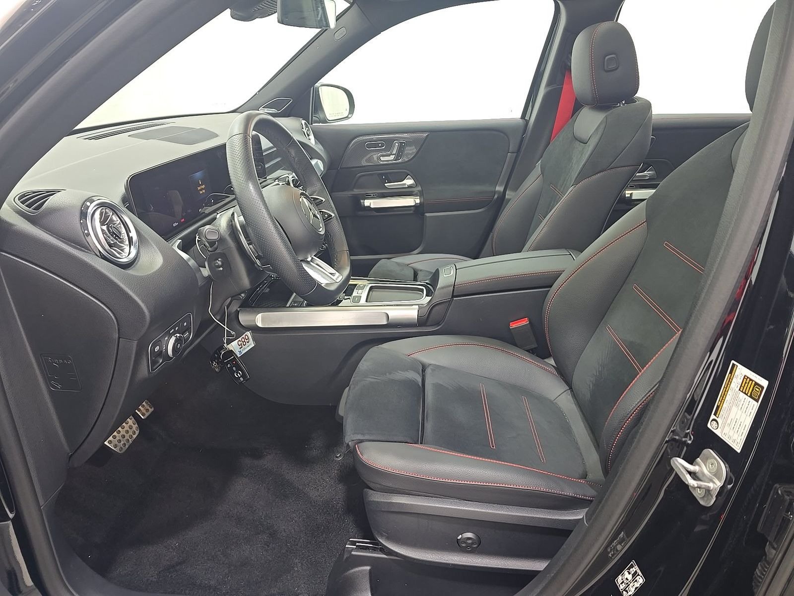 Used 2024 Mercedes-Benz GLB 35 AMG 4MATIC image 6