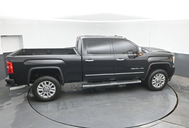 Used 2019 GMC Sierra 3500 Denali w/ Duramax Plus Package AWD/4WD image 40