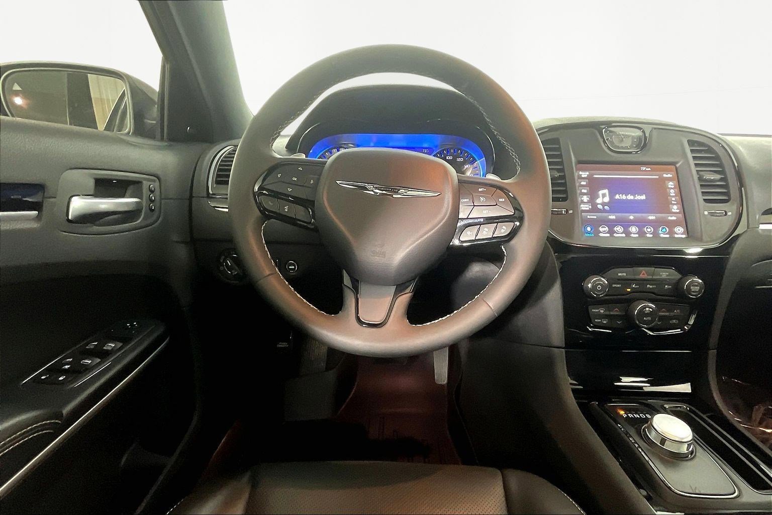 Used 2023 Chrysler 300 S w/ Comfort Group image 8