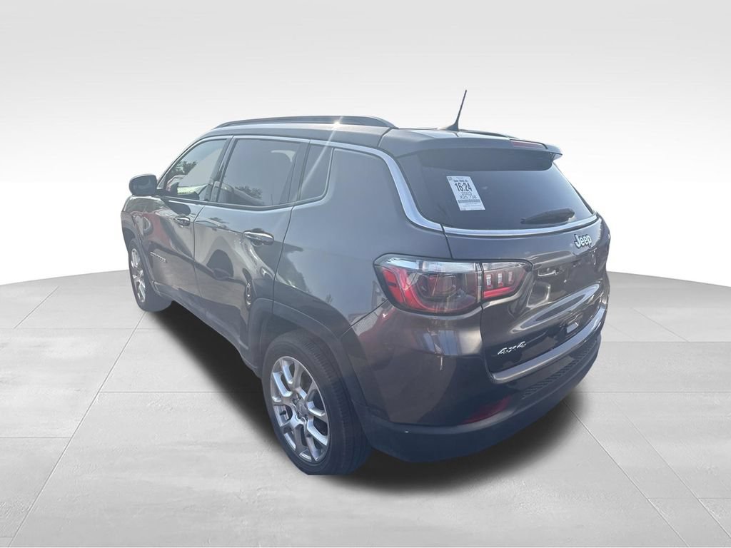 Used 2023 Jeep Compass Latitude AWD/4WD image 7