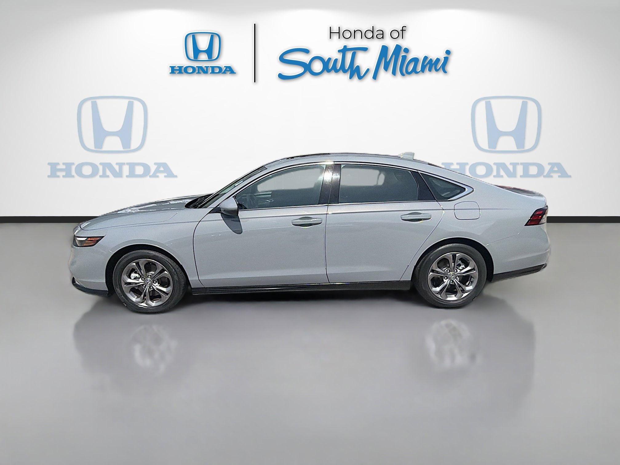 Certified 2023 Honda Accord EX-L image 4
