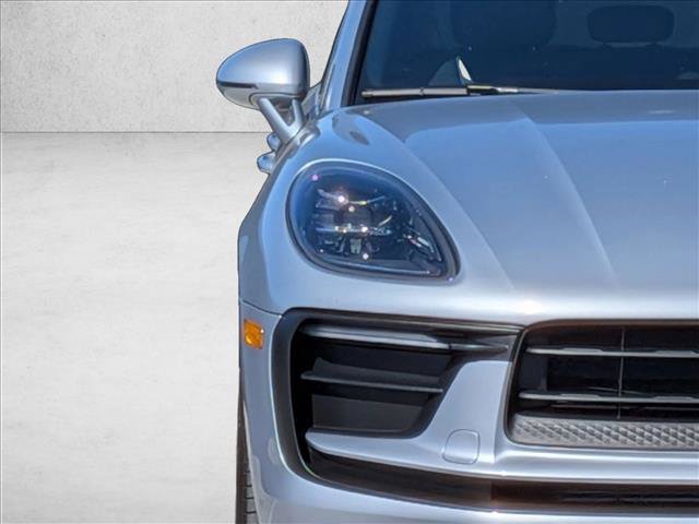 Certified 2025 Porsche Macan Turbo image 12