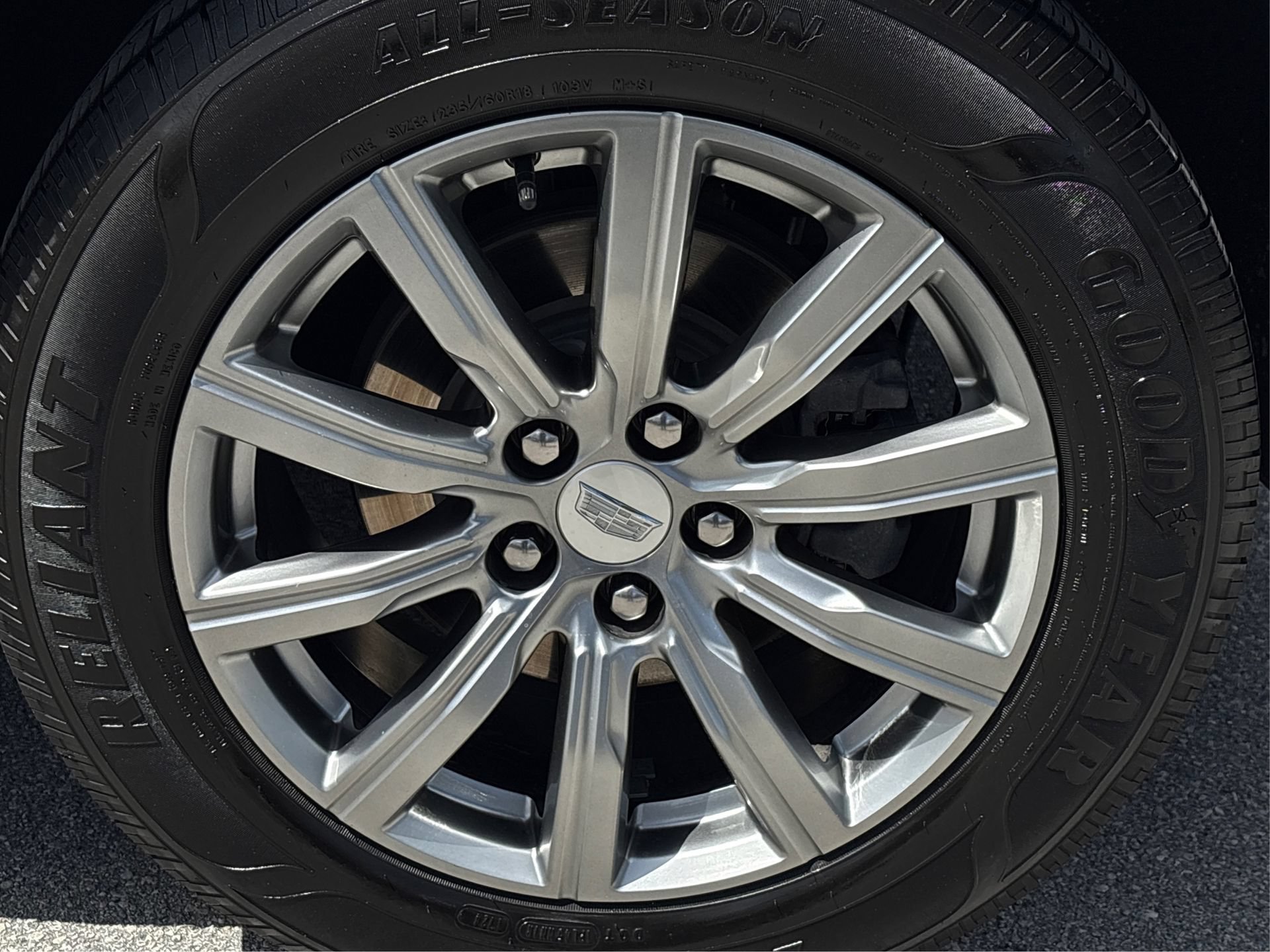 Used 2020 Cadillac XT4 Premium Luxury image 13