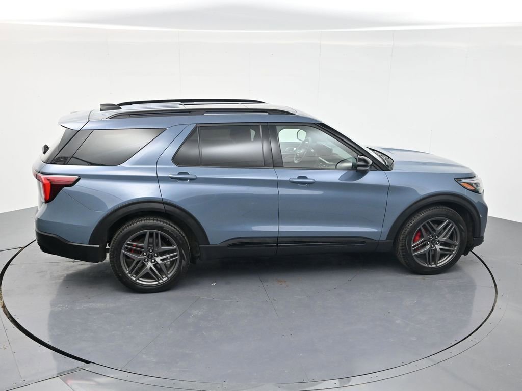 Used 2025 Ford Explorer ST w/ Sun And Sound Package image 44