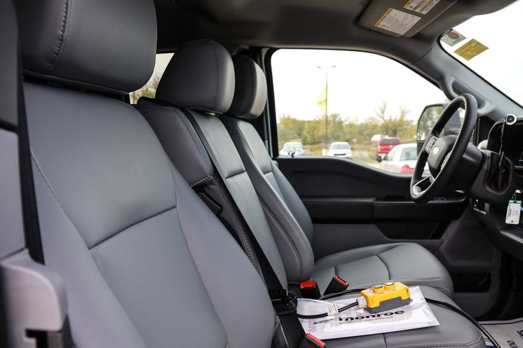 New 2025 Ford F450 XL w/ XL Chrome Package image 15