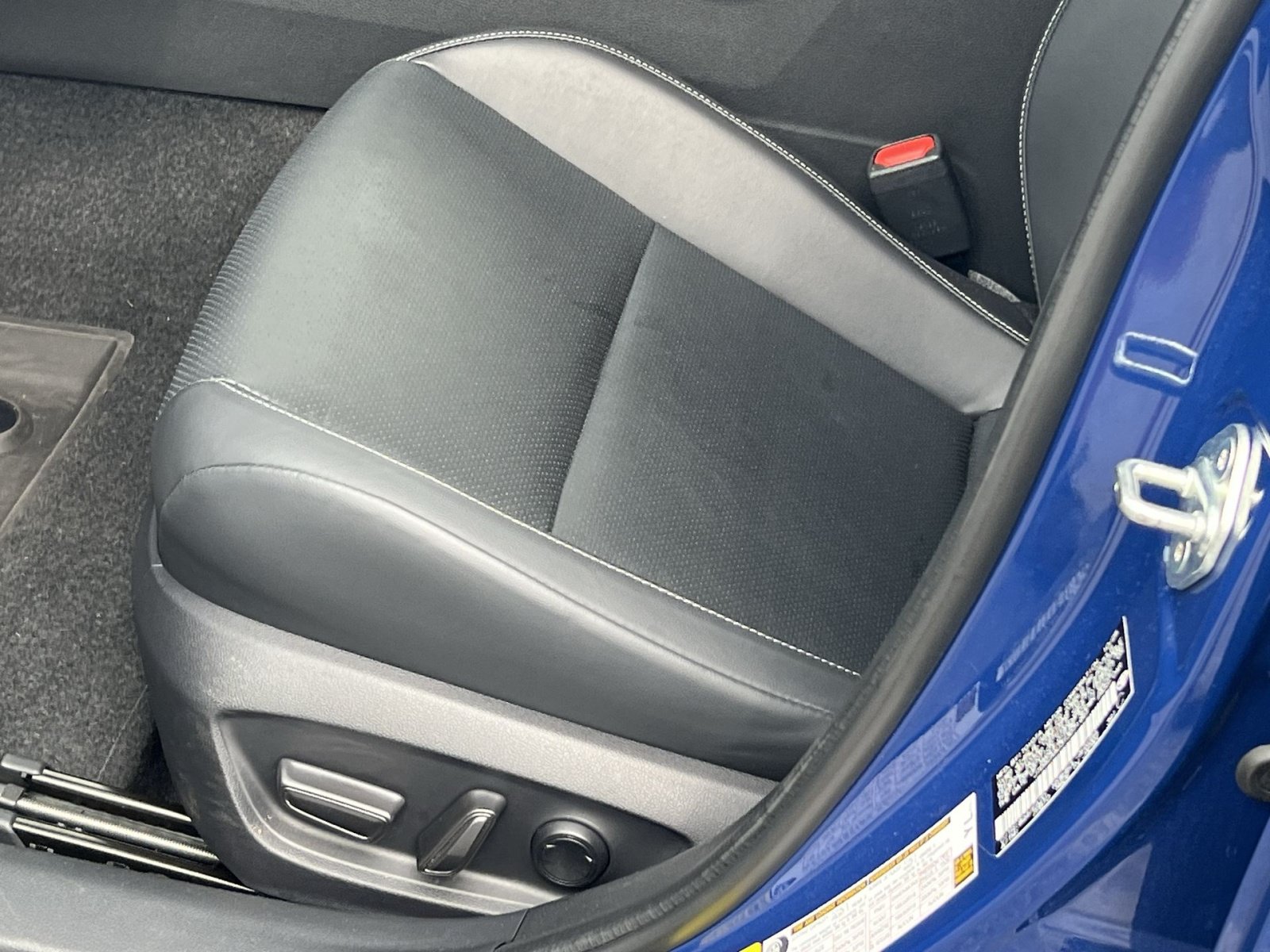 Used 2026 Toyota Prius XLE FWD image 8