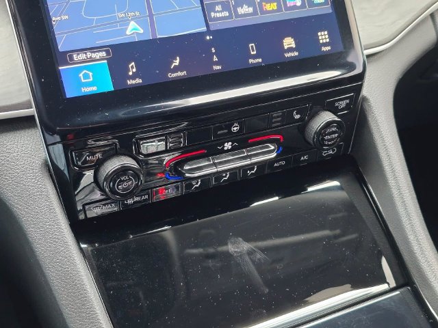 Used 2023 Jeep Grand Cherokee L Limited AWD/4WD image 26