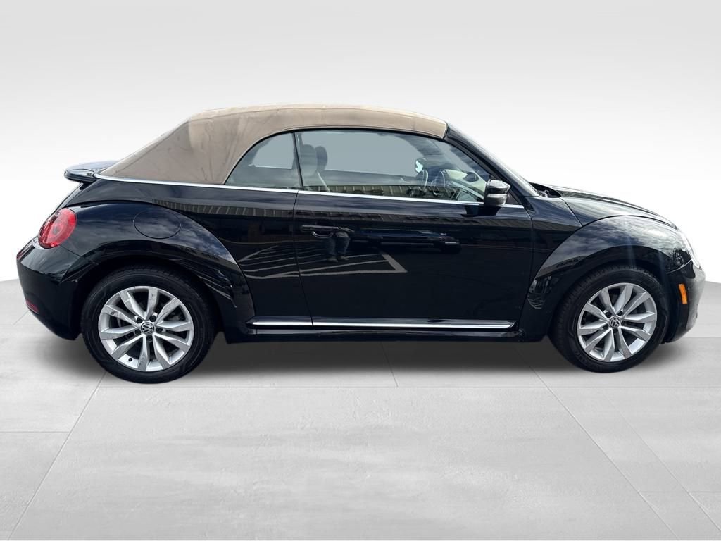 Used 2014 Volkswagen Beetle TDI image 6