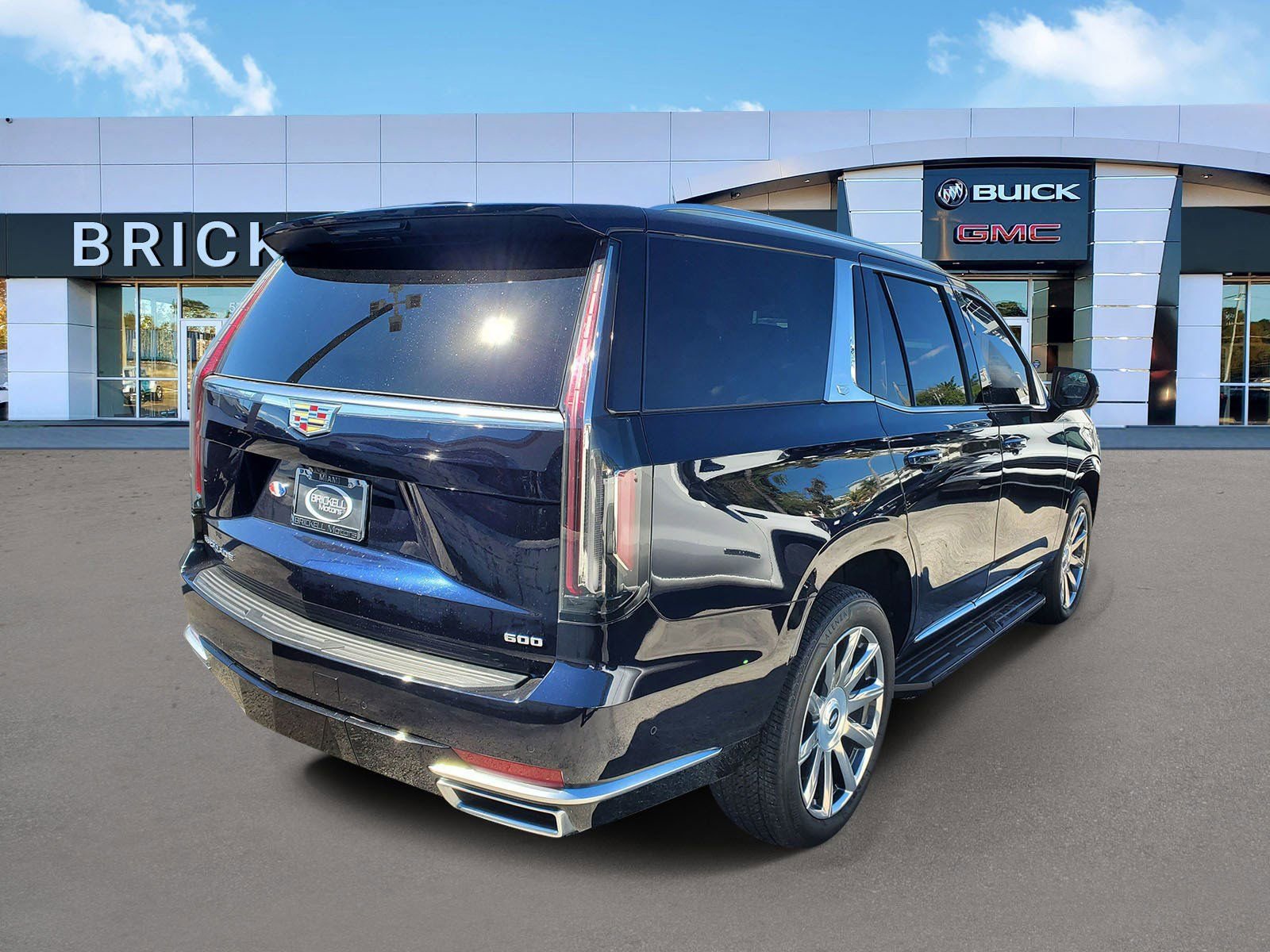 Used 2024 Cadillac Escalade Premium Luxury Platinum image 3