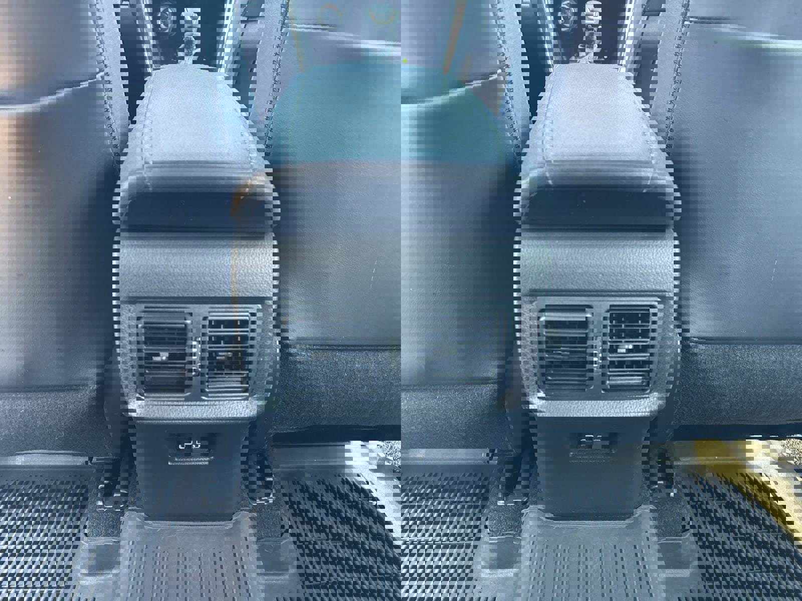 Used 2023 Toyota Venza XLE image 11