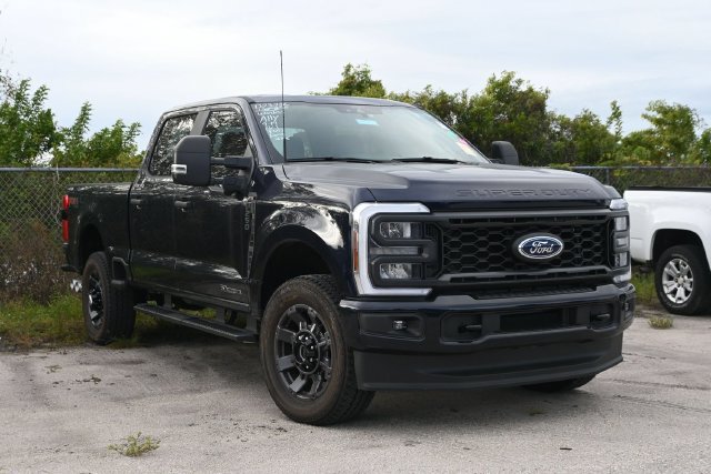 Used 2025 Ford F250 XL w/ STX Appearance Package AWD/4WD image 2
