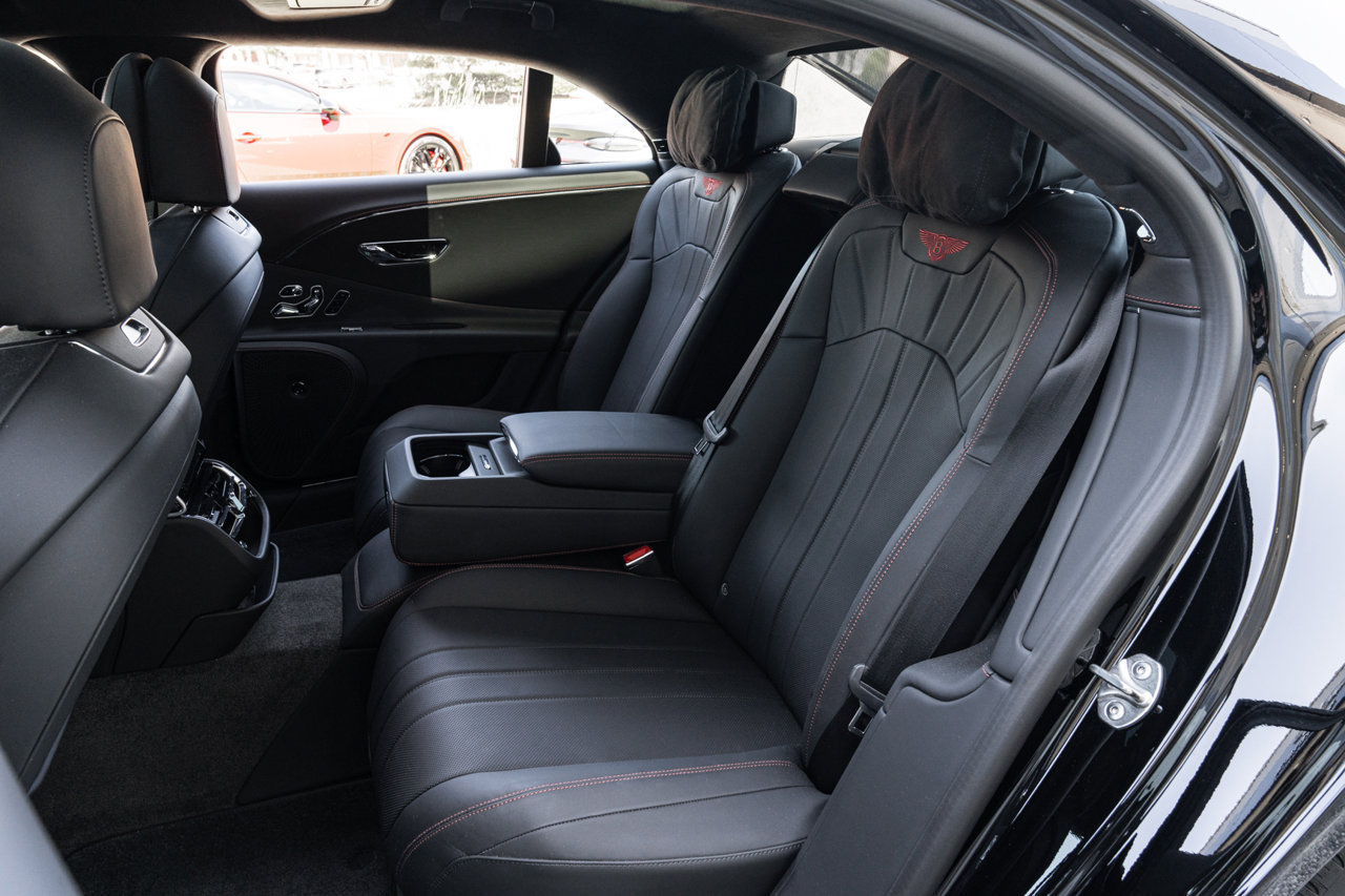 Used 2024 Bentley Flying Spur V8 AWD/4WD image 36